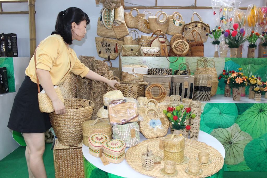 Nền kinh tế xanh lam với những ứng dụng thực tiễn giúp nông dân, HTX và nhà doanh nghiệp làm ra tiền, tạo công ăn việc làm và bảo vệ môi trường sinh thái.