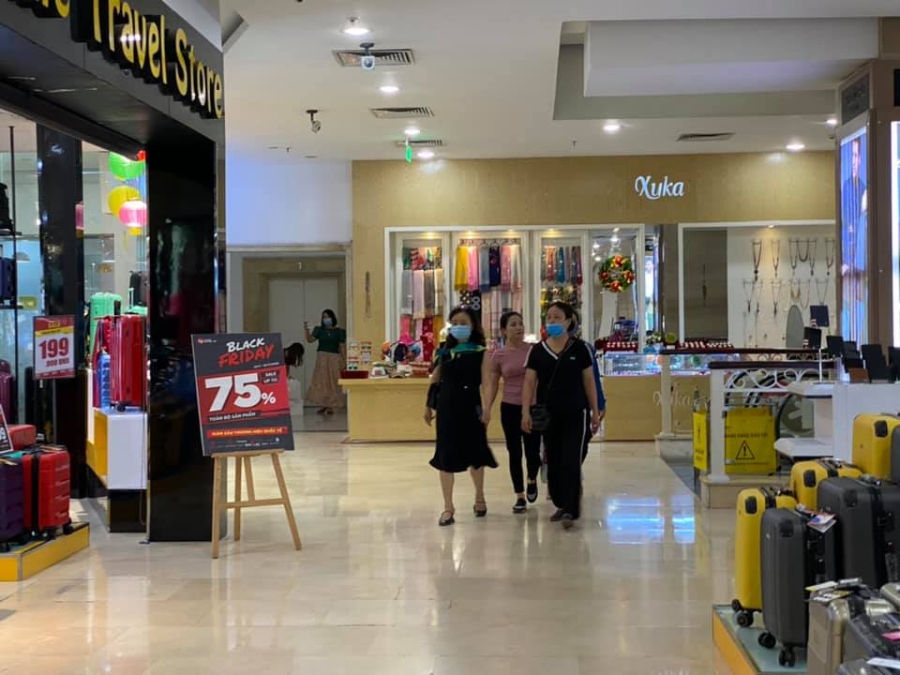 Mặc dù tỷ lệ trống tăng tại các trung tâm thương mại, nhưng giá vẫn tăng.