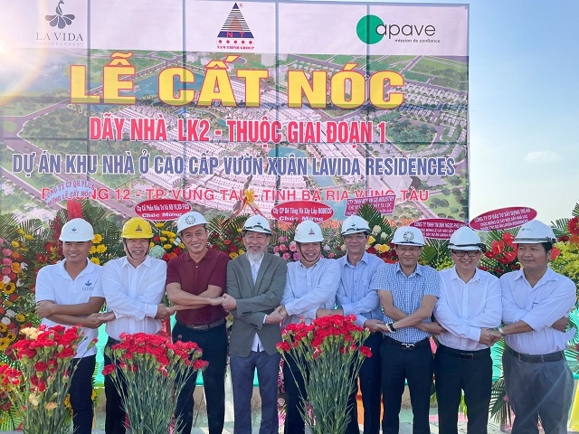 Lễ cất nóc dãy nhà LK2 – thuộc giai đoạn 1 dự án Khu đô thị kiểu mẫu La Vida Residences