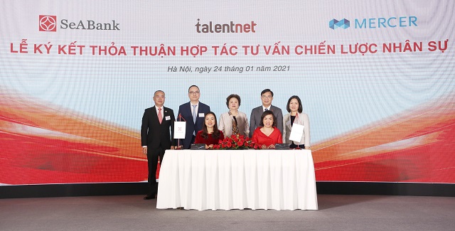 Lễ ký kết thỏa thuận hợp tác phát triển năng lực lãnh đạo giữa SeABank và talentnet Mercer.