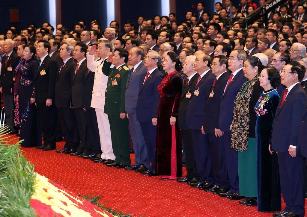 Tiếp tục đổi mới mạnh mẽ tư duy, xây dựng và hoàn thiện đồng bộ thể chế phát triển bền vững đất nước.