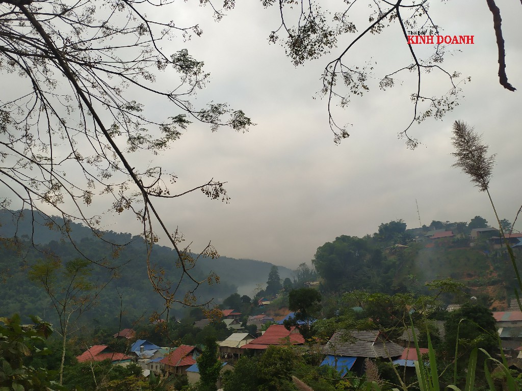 Bản Bướt là nơi sinh sống của đồng bào dân tộc Thái, Mường, Mông, Kinh.