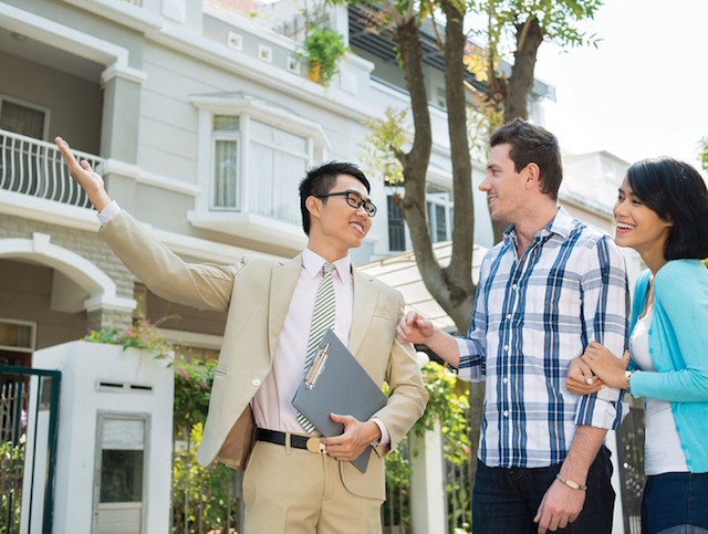 Nhiều công ty và sàn giao dịch BĐS đã cho nhân viên nghỉ Tết sớm để tránh dịch Covid-19 (Ảnh minh họa)