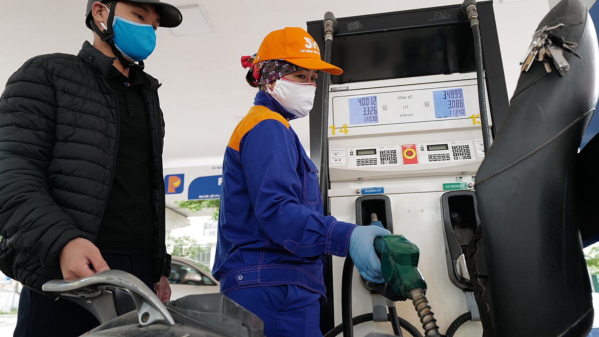 Doanh nghiệp đầu mối kinh doanh xăng dầu phải đăng ký hạn mức tối thiểu hàng năm.