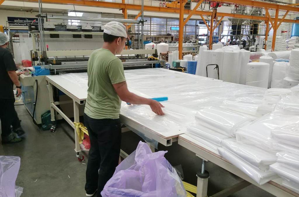 Mảng bao bì nhựa nội đang đứng trước nỗi lo bị khối ngoại dần thâu tóm.