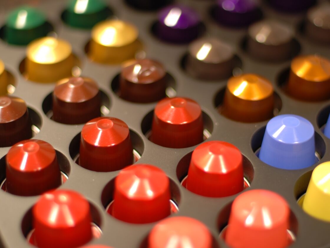 13. Nestlé (Thụy Sĩ) - 8,23 tỷ USDViên nén cà phê từ nhãn hiệu Nespresso, một công ty con của Nestlé. Joe Shlabotnik / Wikimedia