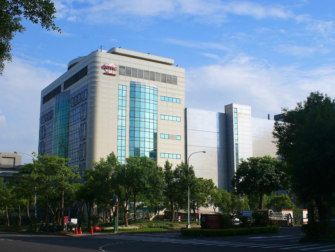 10. Taiwan Semiconductor Manufacturing (Đài Loan) - 8,76 tỷ USDMột tòa nhà TSMC ở Công viên Khoa học Tân Trúc, Đài Loan. Wikimedia / Peellden