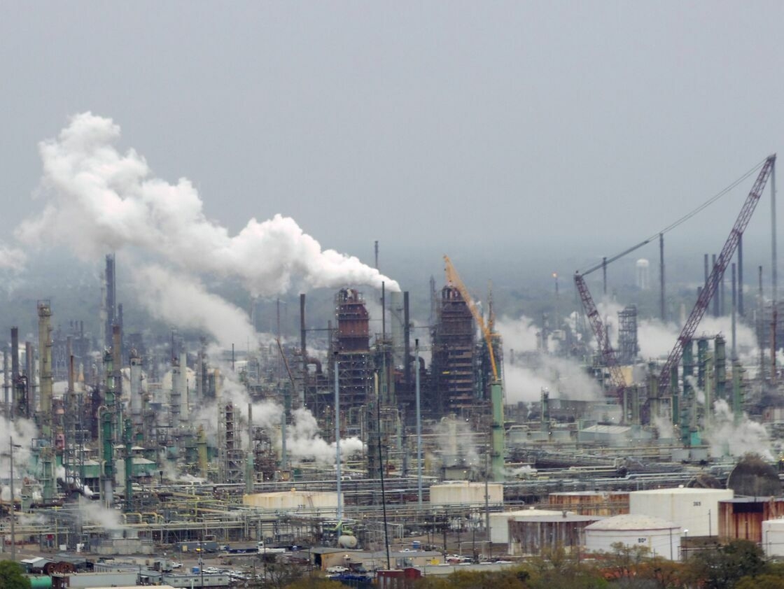 3. Exxon Mobil (Hoa Kỳ) - 14,72 tỷ USDNhà máy lọc dầu ExxonMobil. Wikimedia / WClarke