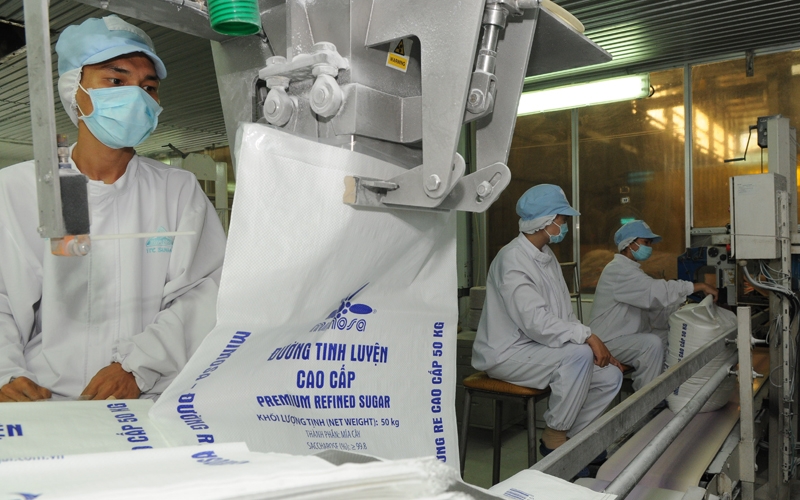 Các doanh nghiệp mía đường Việt Nam bị cạnh tranh gay gắt từ đường mía nhập khẩu (Ảnh minh họa: Int)