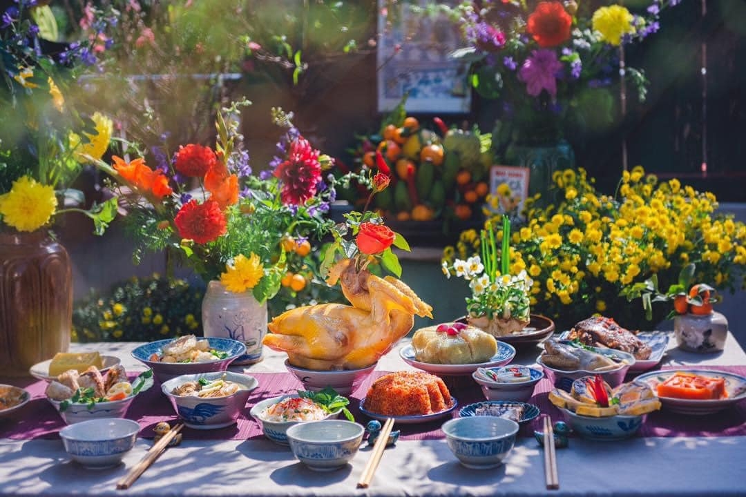 Dịch vụ làm cỗ đặt, đồ ăn sẵn phát triển kéo theo dịch vụ ship hàng nở rộ.