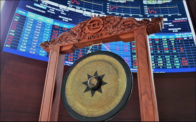 UBCKNN yêu cầu HNX hỗ trợ tối đa cho các doanh nghiệp chuyển niêm yết từ HoSE