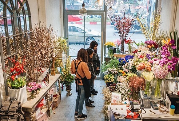 Nguồn cung hoa dịp 8-3 khá dồi dào nhưng đơn hàng vẫn chỉ lác đác.
