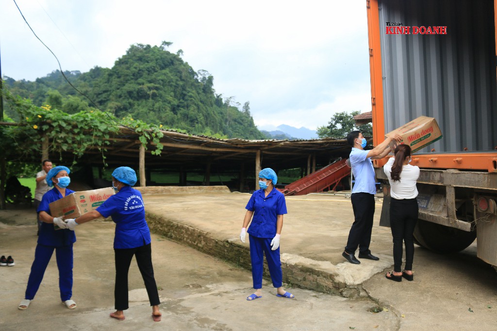 Năm 2020, HTX Tài Hoan xuất khẩu thành công 2 lô miến dong sang Cộng hòa Séc.