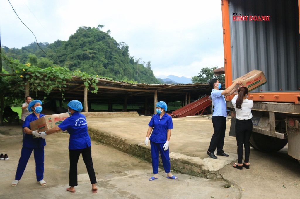 Năm 2020, HTX Tài Hoan xuất khẩu thành công 2 lô miến dong sang Cộng hòa Séc.