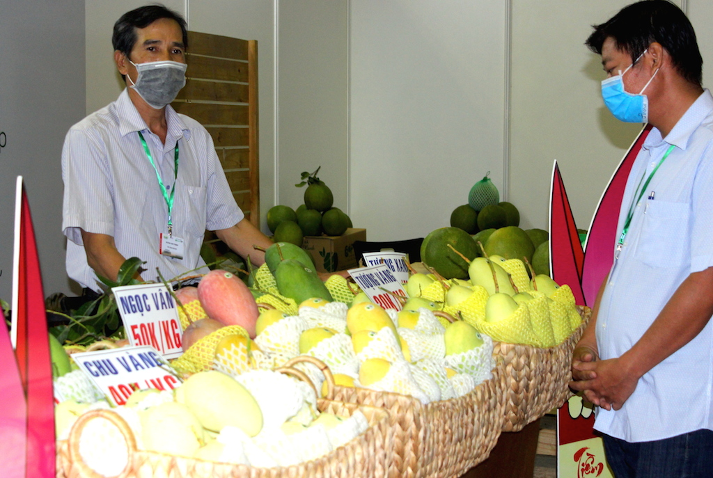 Chi phí đầu vào tăng, cộng với tác động của dịch Covid-19 làm cho ngành hàng trái cây gặp khó.