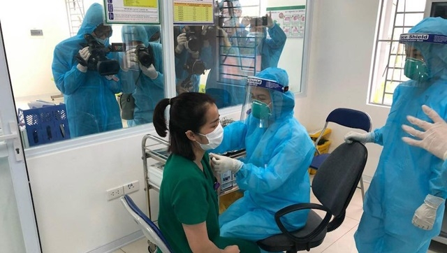 Việt Nam chưa ghi nhận trường hợp nào bị đông máu sau khi tiêm vaccine COVID-19. (Ảnh Int).