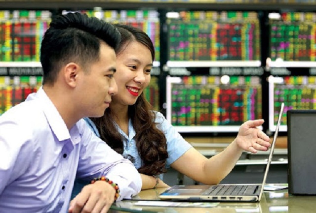 Dù đã tăng mạnh nhưng sóng cổ phiếu ngân hàng vẫn chưa có dấu hiệu dừng lại.