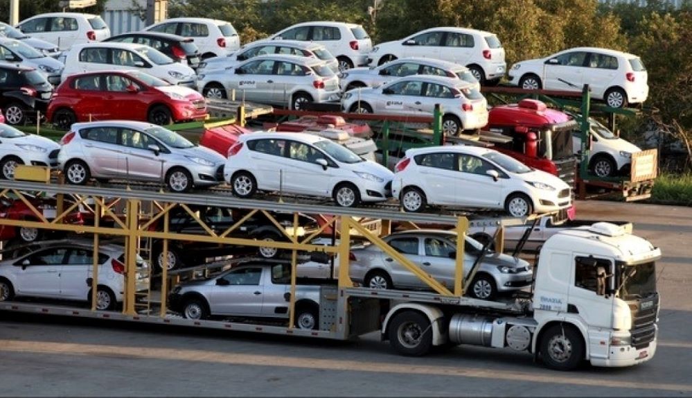 Lượng ô tô nhập khẩu trong tháng 2 tăng tới 20% so với tháng 1, nhưng kim ngạch lại giảm 5% (Ảnh: Int)