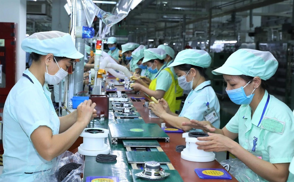 Moody's đánh giá Việt Nam có thể hưởng lợi từ làn sóng dịch chuyển sản xuất trên toàn cầu, thương mại và tiêu dùng trong thời hậu đại dịch (Ảnh minh họa: Int)