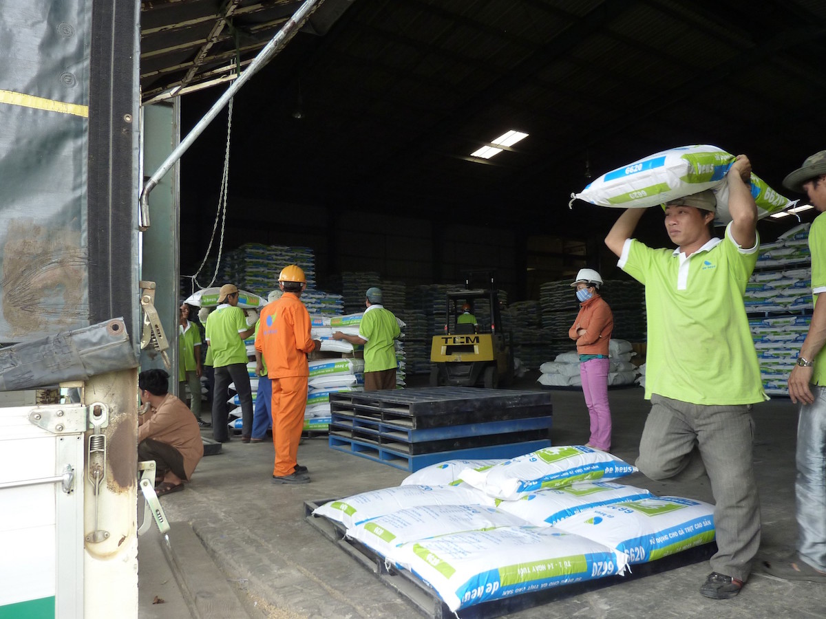 Giá thức ăn chăn nuôi những ngày qua tăng rất mạnh.