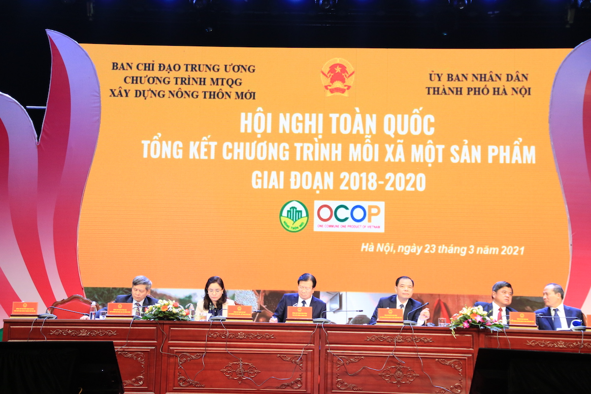 Phó Thủ tướng Chính phủ Trịnh Đình Dũng chủ trì Hội nghị toàn quốc tổng kết Chương trình mỗi xã một sản phẩm giai đoạn 2018-2020.