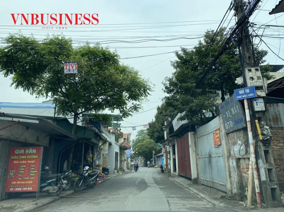 Từ đầu phố đến cuối phố