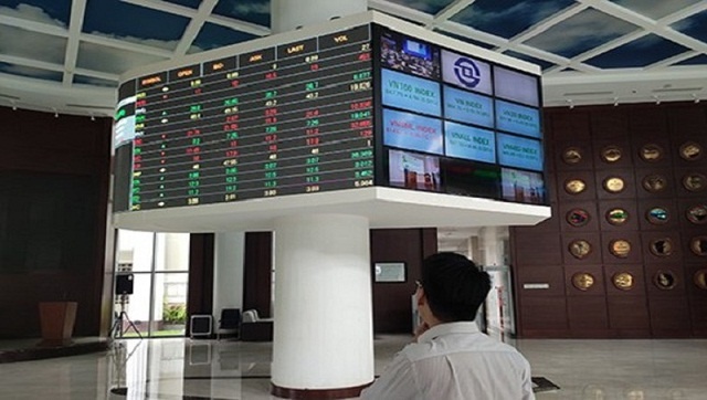 Sau một thời gian dài gây bức xúc cho giới đầu tư, HoSE đã có văn bản chính thức lên tiếng về tình trạng quá tải hệ thống và các giải pháp khắc phục.