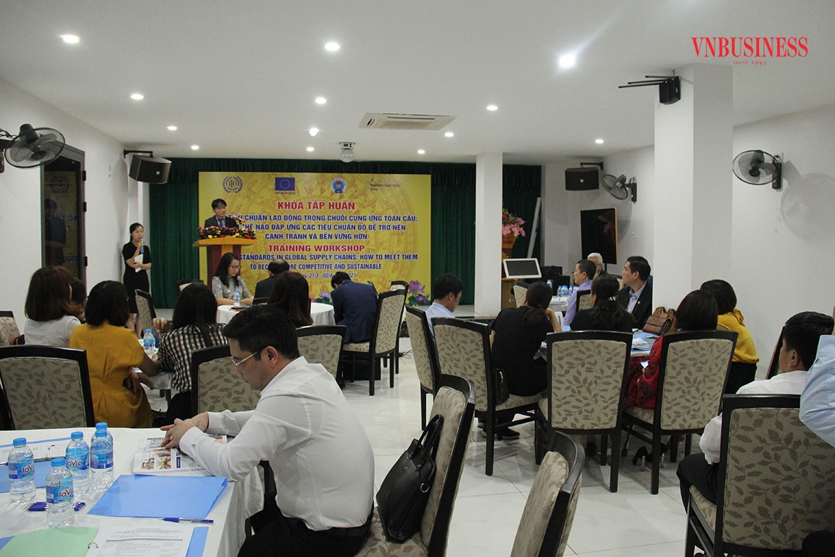 Các học viên tham dự khóa tập huấn.