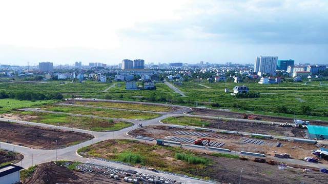 Theo chuyên gia nếu đất tăng giá quá cao, doanh nghiệp sẽ không đầu tư, người dân sẽ không mua bán, sóm muộn gì đất cũng giảm giá (Ảnh: Int)