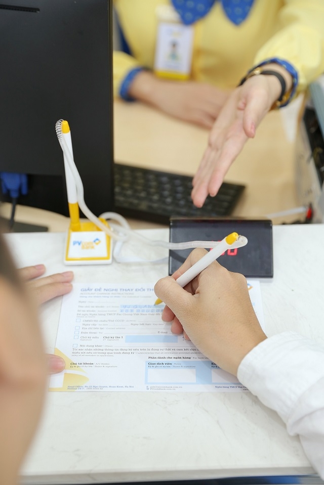 Tận dụng tiện ích từ ngân hàng sẽ giúp các chủ DN thêm thảnh thơi.