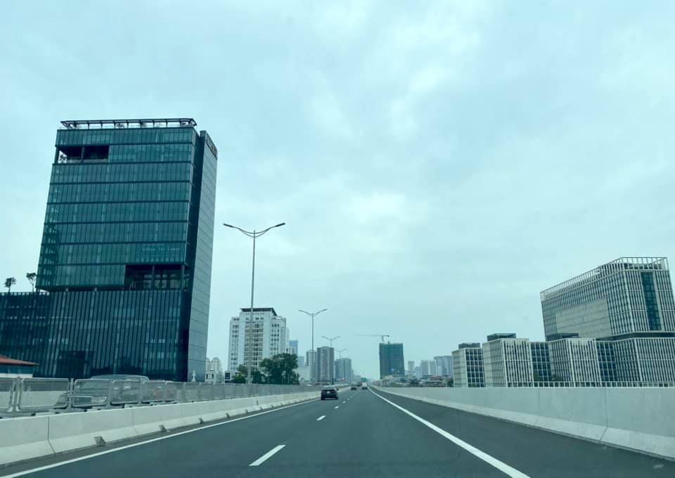 Sự tăng trưởng về số căn hộ mở bán, lượng giao dịch cũng như giá bán cho thấy sự phục hồi mạnh mẽ của thị trường chung cư Hà Nội sau đại dịch Covid-19.