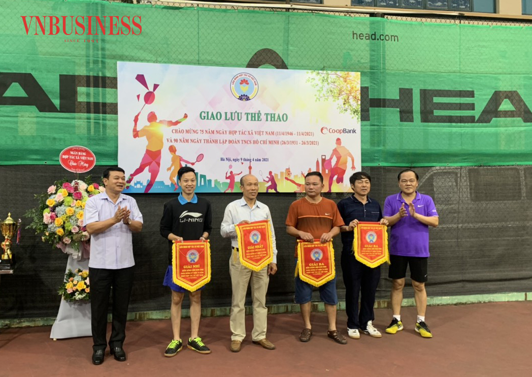 Nội dung bóng bàn, giải nhất đơn nam thuộc về Tạp chí Kinh Doanh, giải nhì thuộc về Quỹ hỗ trợ của Liên minh HTX Việt Nam.