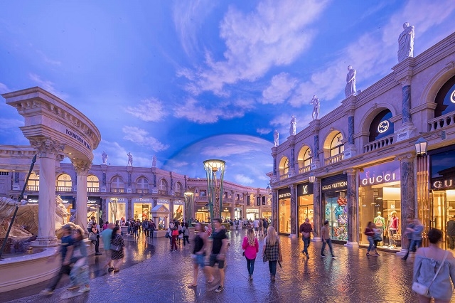The Forum Shops là điểm nhấn của Las Vegas – thành phố du lịch mua sắm hút khách hàng đầu thế giới (Ảnh: Simon Property Group).