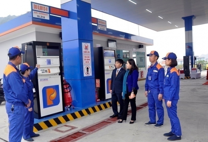 Việc cho phép chuyển nhượng này là hoạt động đầu tư gián tiếp, chưa cho phép doanh nghiệp được trực tiếp thực hiện quyền phân phối xăng dầu tại Việt Nam.