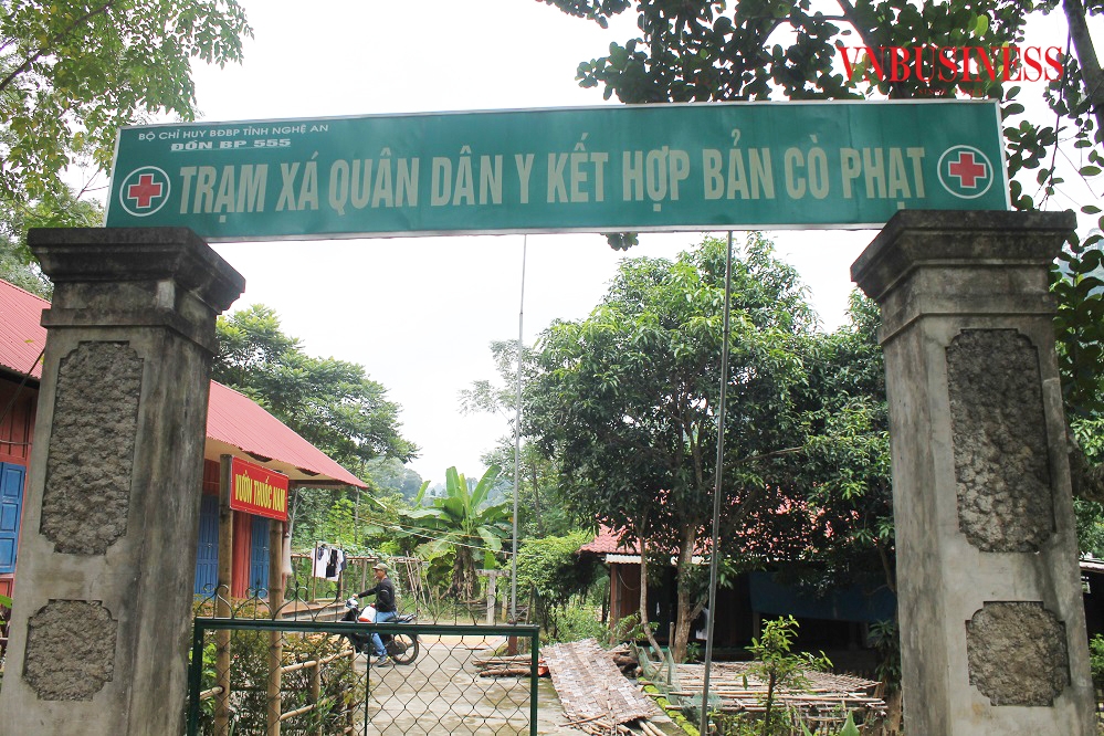 Mỗi khi đau ốm, bà con đều ra Trạm được khám bệnh, cấp thuốc miễn phí.