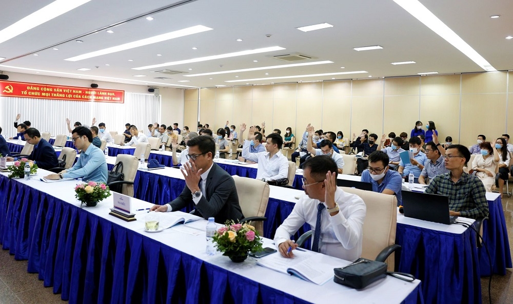 Các cổ đông tham dự đại hội cổ đông Vicostone.