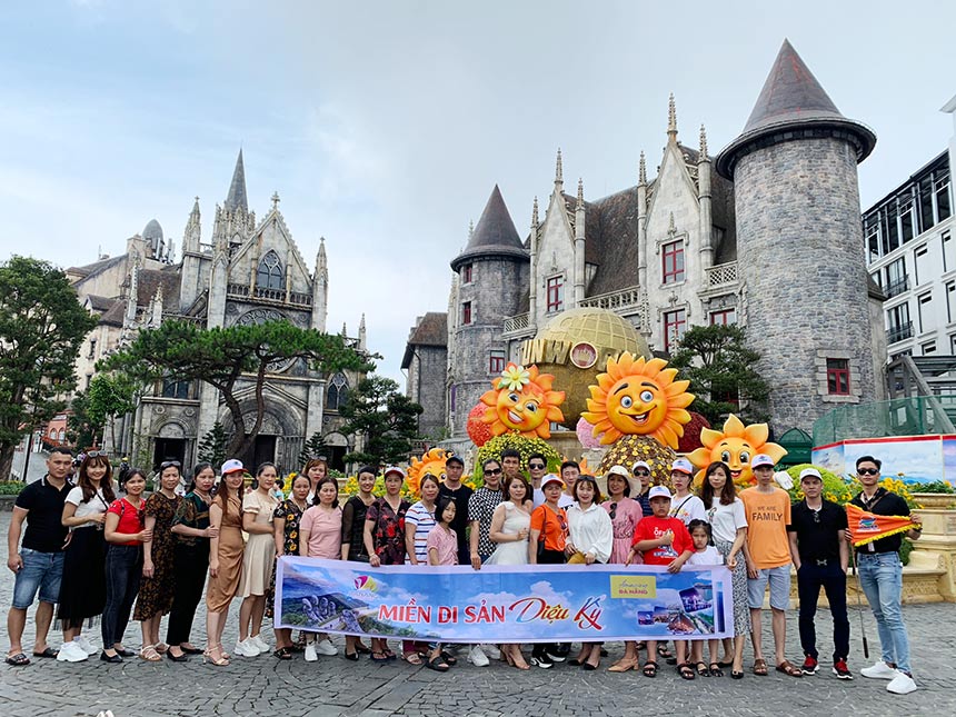 Việc miễn phí vé cáp treo đã thu hút nhiều đoàn du khách MICE đến với Khu du lịch Sun World Bà Nà Hills kể từ khi phát động chương trình “Miền Di sản diệu kỳ - Amazing Central Heritage”.