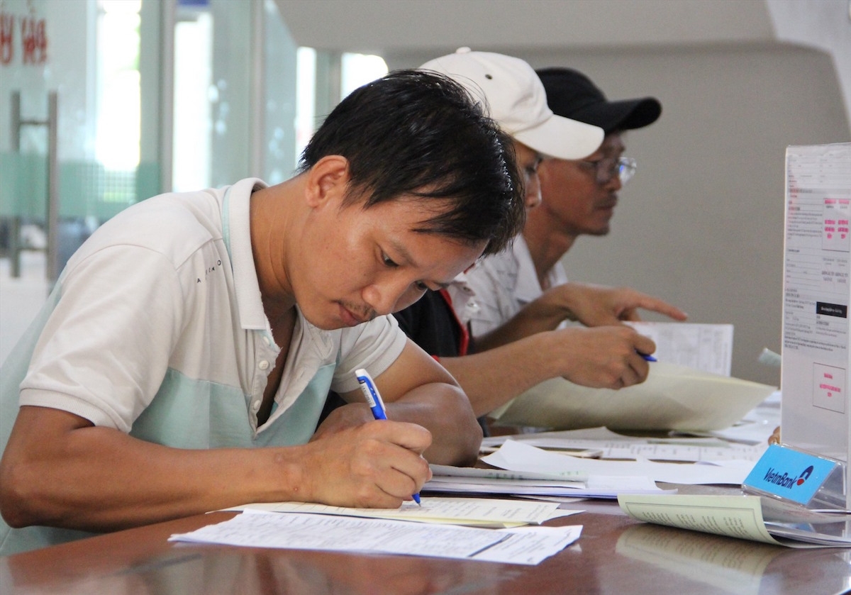 Cả nước vẫn còn 9,1 triệu người bị mất việc, giãn việc vì COVID-19.