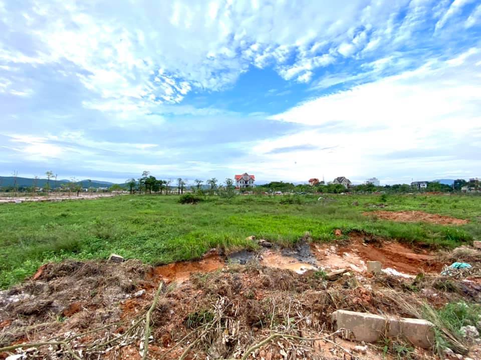 Trước tình trạng cơn sốt đất vẫn còn xảy ra ở một số địa phương, các chuyên gia cũng đã hiến kế để cắt đứt cơn sốt này, một mặt tạo sự ổn định cho thị trường BĐS, mặt khác tạo sự yên tâm cho các nhà đầu tư vào Việt Nam