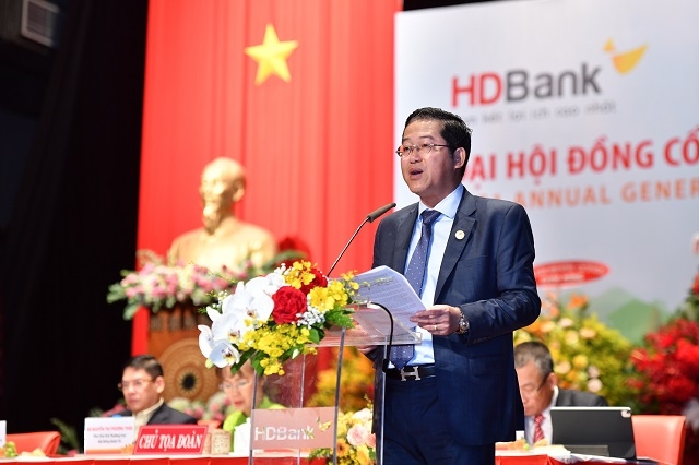 Ông Phạm Quốc Thanh - Tổng Giám đốc HDBank trình bày Báo cáo Kết quả hoạt động kinh doanh năm 2020 và Kế hoạch Kinh doanh năm 2021 của Tổng Giám đốc.