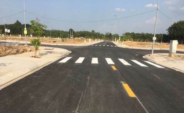 Các chuyên gia cho rằng để chặn cơn sốt đất cần kiểm soát chặt chẽ dòng tín dụng vào BĐS (Ảnh:Int)