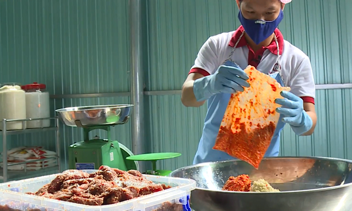 Cách tẩm ướp gia vị ảnh hưởng không nhỏ đến chất lượng sản phẩm.