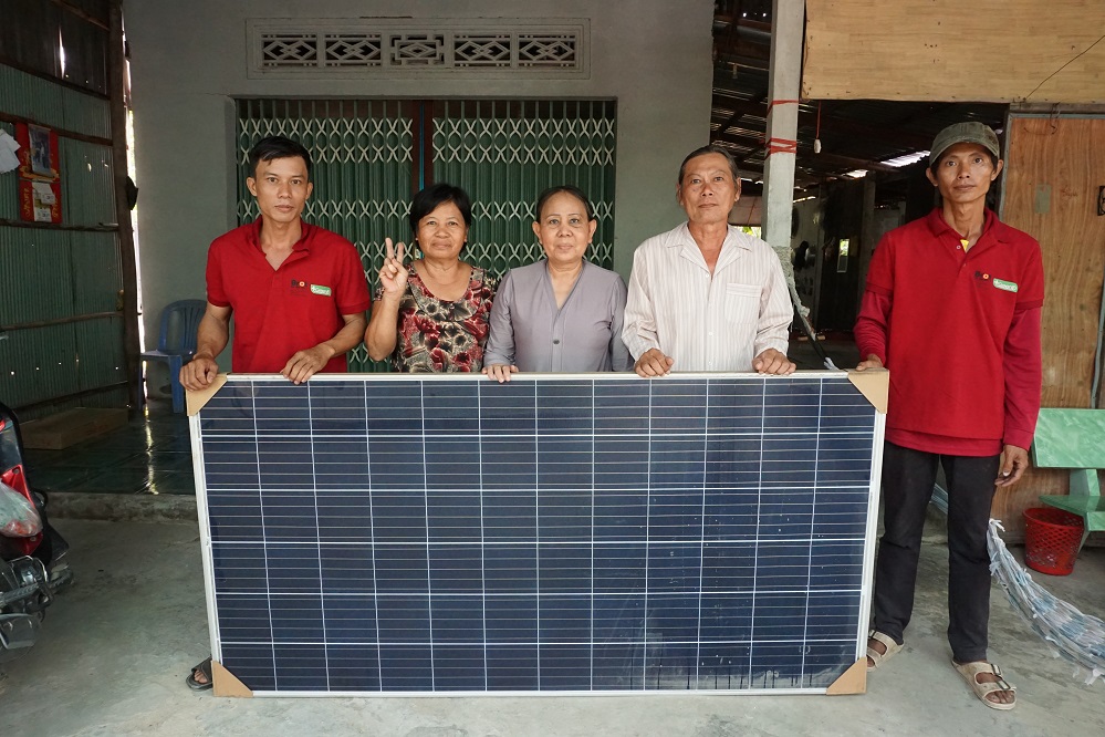 Mỗi hộ gia đình phải tự chi đối ứng 50% chi phí lắp đặt pin mặt trời và được dự án hỗ trợ 50%.