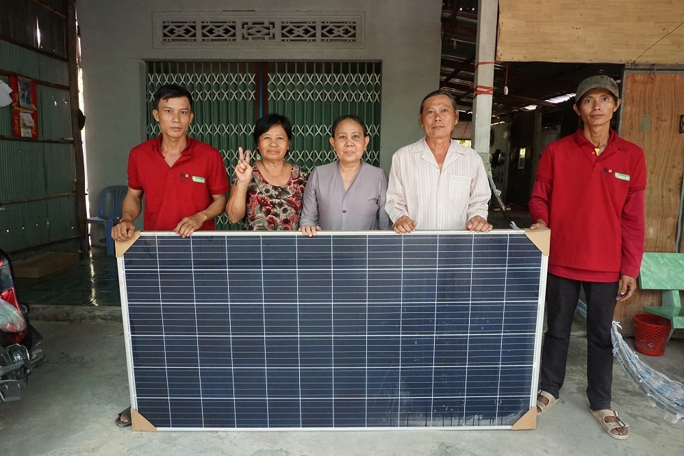 Mỗi hộ gia đình phải tự chi đối ứng 50% chi phí lắp đặt pin mặt trời và được dự án hỗ trợ 50%.