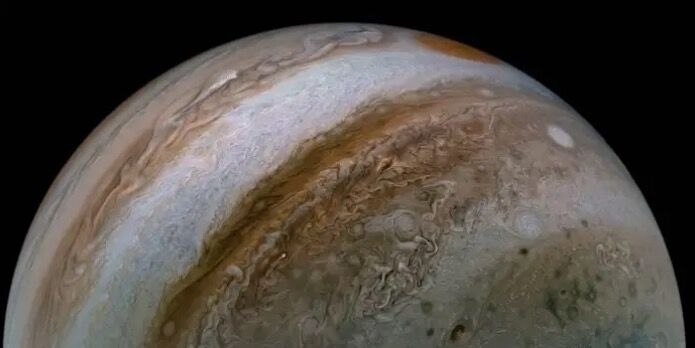 Hình ảnh này ghi lại các luồng phản lực khổng lồ trên Sao Mộc để cho thấy bầu khí quyển hỗn loạn bao trùm hành tinh khí khổng lồ.