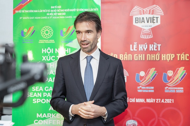 Ông Alexander Koch - Tổng Giám đốc Điều hành HEINEKEN Việt Nam trả lời phỏng vấn.