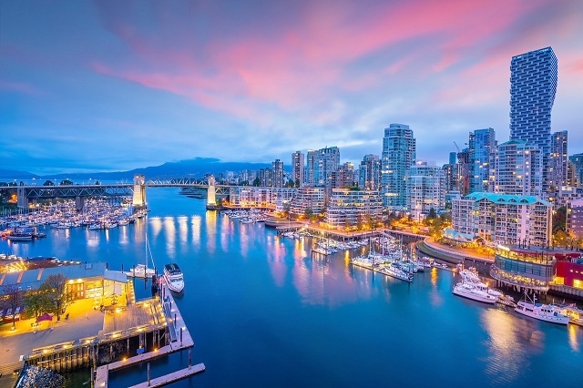 Vẻ đẹp cảng Vancouver lúc hoàng hôn.