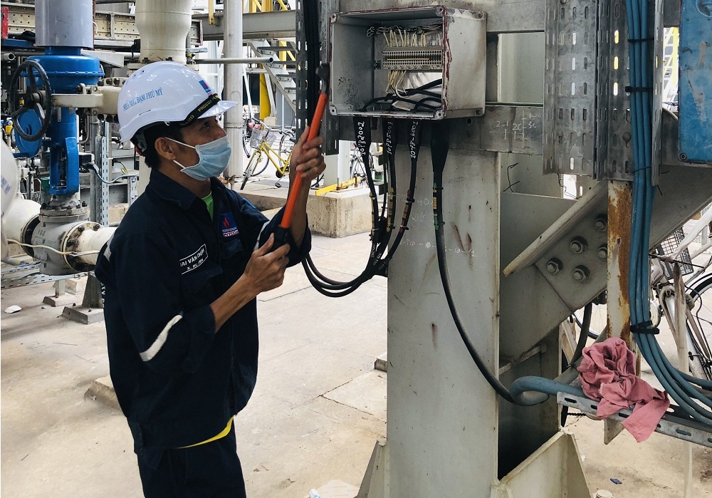 Tại Nhà máy đạm Phú Mỹ đang tiến hành bảo dưỡng tổng thể, cán bộ nhân viên vẫn thực hiện các yêu cầu về phòng chống dịch Covid-19.