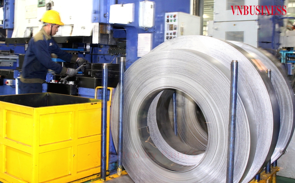 Giá thép tăng chóng mặt đang ảnh hưởng lớn đến hoạt động sản xuất kinh doanh của nhiều DN trong lĩnh vực công nghiệp phụ trợ.