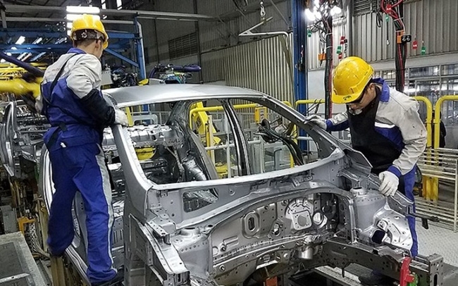 Bộ Tài chính cho rằng việc giảm 50% lệ phí trước bạ với ô tô đăng ký mới không còn phù hợp trong bối cảnh hiện nay. (Ảnh minh hoạ: Int)